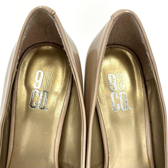 9 & CO Stiletto Pumps Size 7.5 Tan Faux Patent Leather Hidden Platform Peep-Toe - Picture 11 of 15